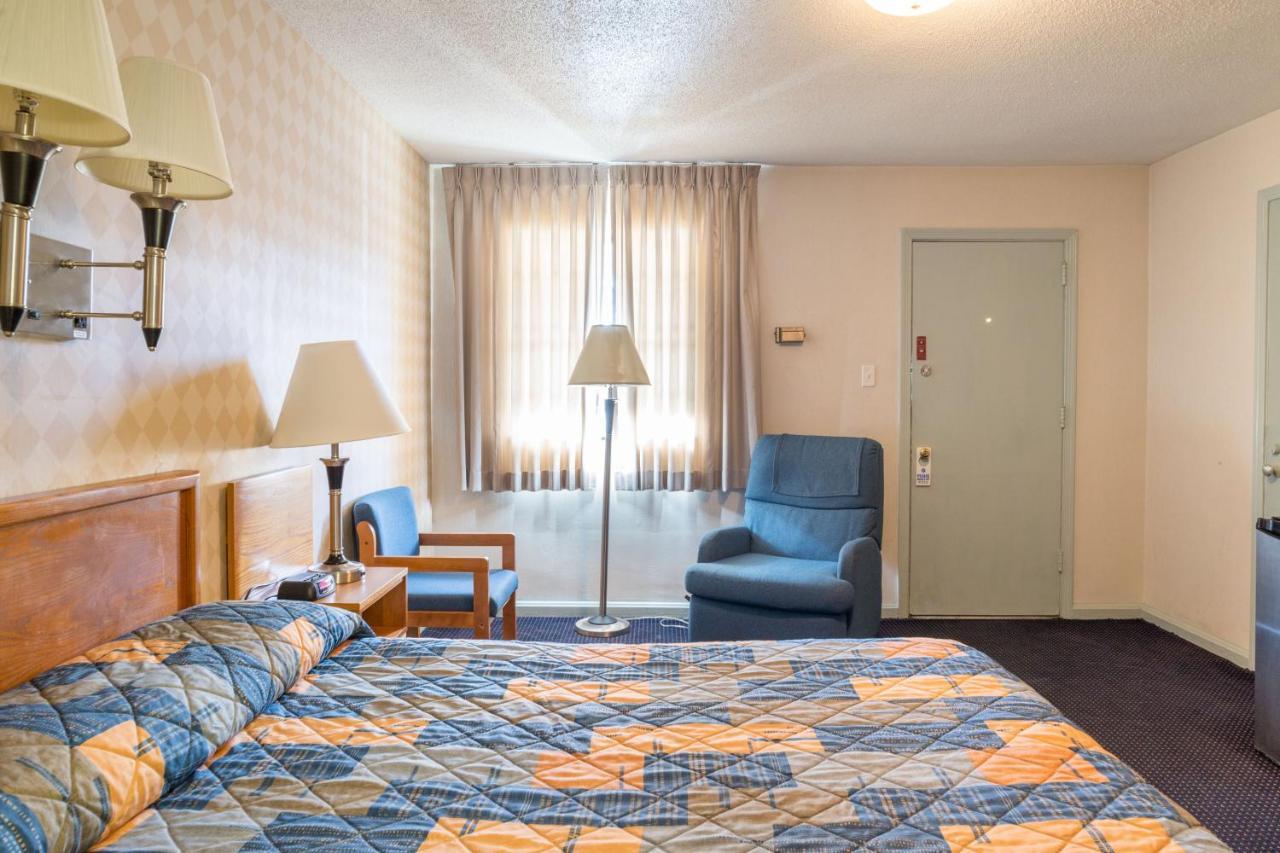 Budget Host Alexandria Motel Buitenkant foto